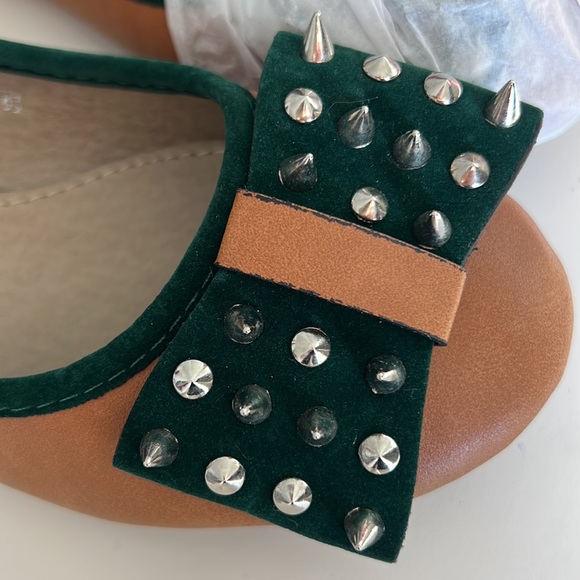 New in box code v111 flats - Picture 4 of 7